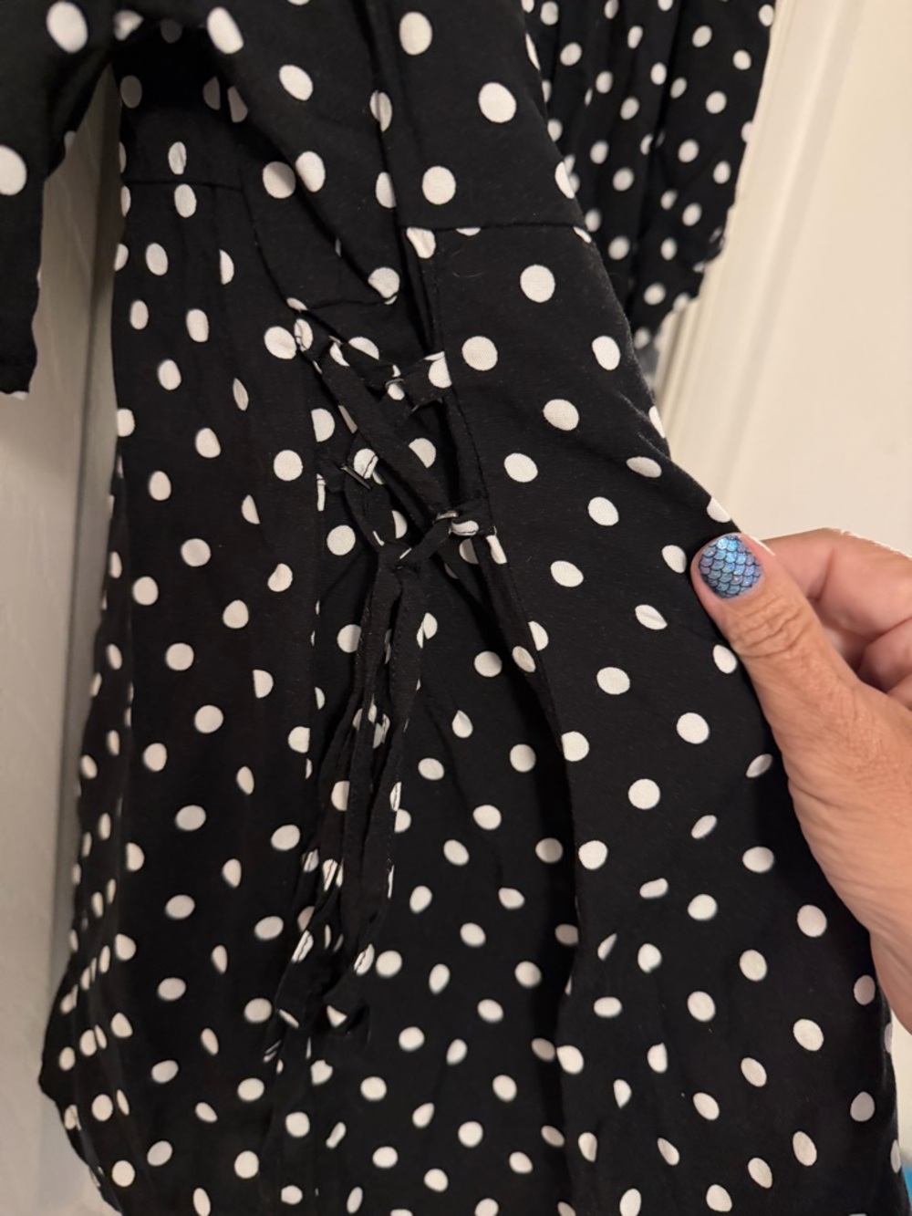 torrid Black and White Polka Dot V-Neck Short Sleeve Tunic - Picture 2 of 3